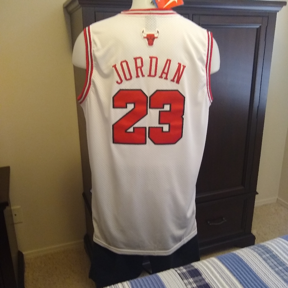 NWT Chicago Bulls Michael Jordan Jersey XXL - Picture 3 of 9
